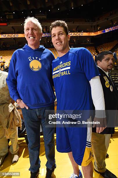 Golden State Warriors assistant coach Luke Walton and Bill Walton talk before Game Five of the Western Conference Finals against the Oklahoma City...