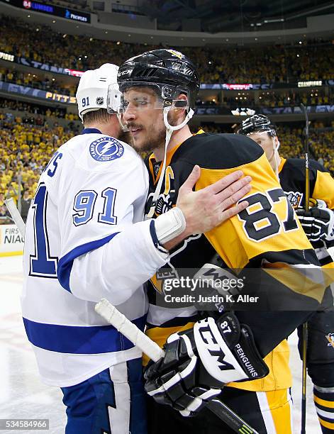 Steven Stamkos of the Tampa Bay Lightning congratulates Sidney Crosby of the Pittsburgh Penguins after defeating the Tampa Bay Lightning in Game...