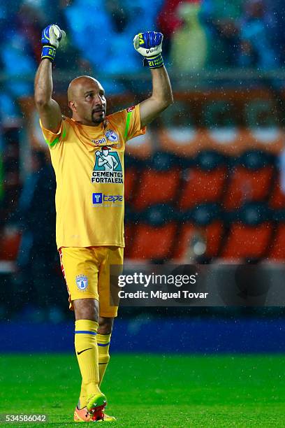 Oscar Perez goalkeeper of Pachuca celebrates a goal of his team during the Final first leg match between Pachuca and Monterrey as part of the...