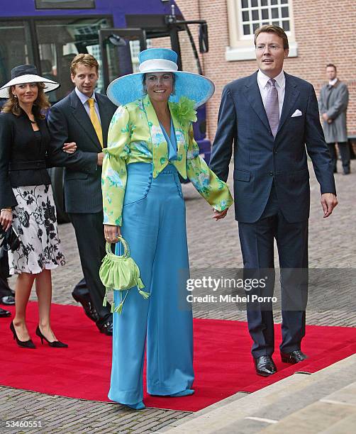 Dutch Prince Constantijn and Princess Laurentien arrive for the civil wedding ceremony at The Loo Palace on August 25 2005 in Apeldoorn, The...