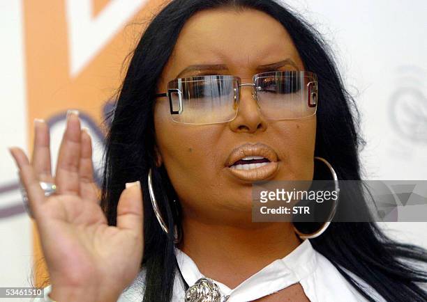 Picture taken 24 August 2005 shows famous Turkish transexual singer Bulent Ersoy speaking during a press conference in Istanbul. Ersoy stirred up an...