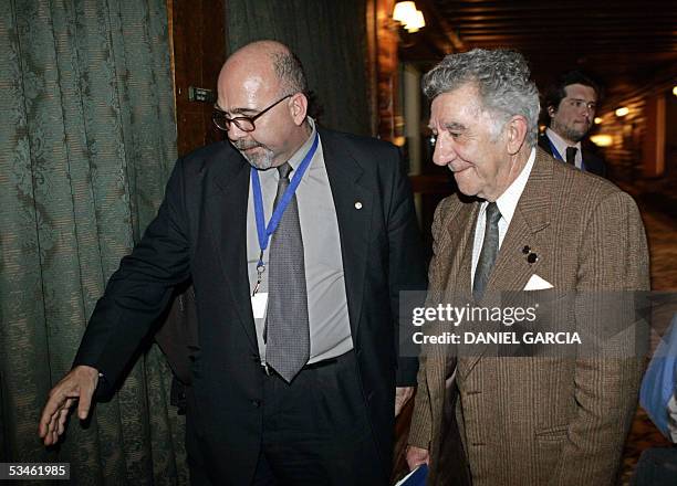 El ministro de Relaciones Exteriores de Uruguay Reinaldo Gargano acompanado por el Director General de la Direccion General para Asuntos Politicos de...