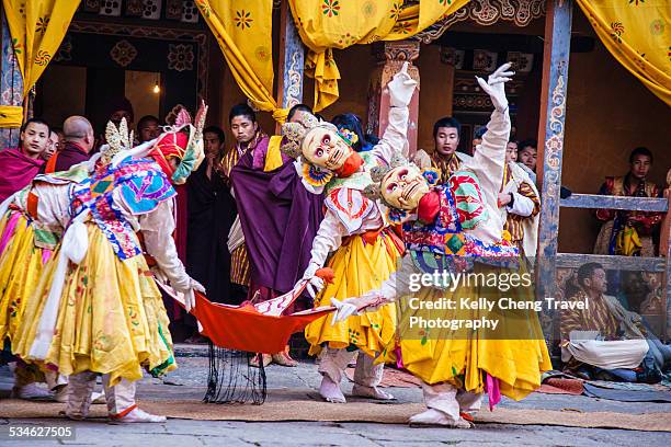 trongsa tsechu - trongsa district fotografías e imágenes de stock