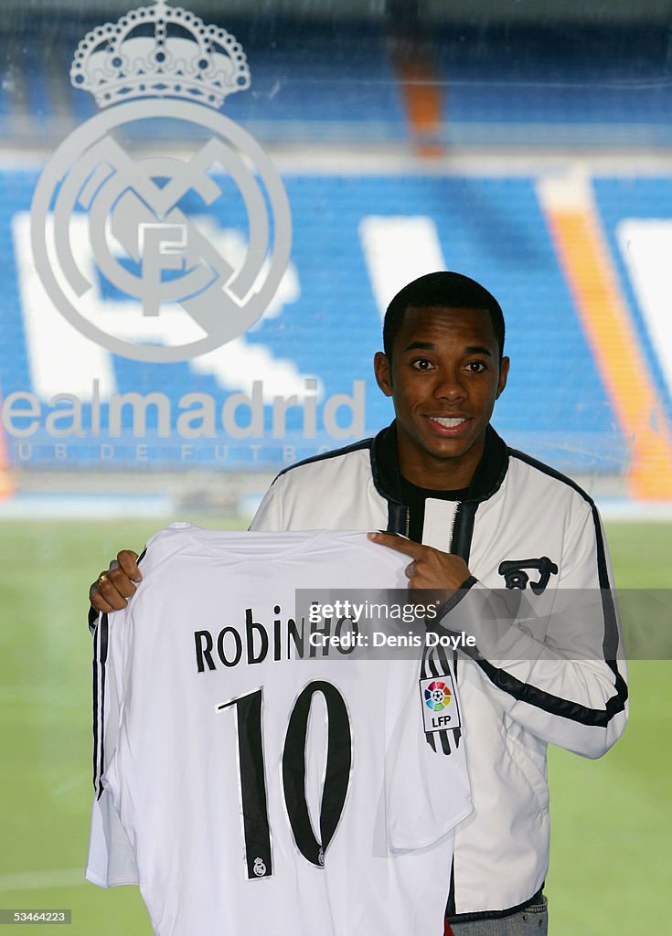 Robinho Signs For Real Madrid