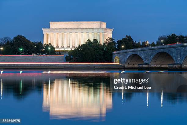 lincoln memorial night view - potomac river bildbanksfoton och bilder