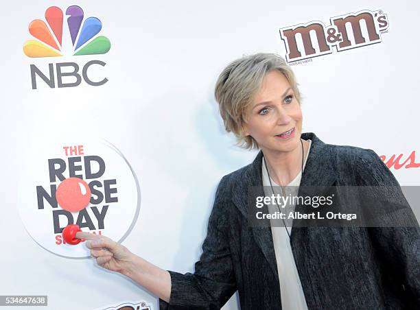 Actress Jane Lynch arrives for The Red Nose Day Special On NBC at Alfred Hitchcock Theater at Universal Studios on May 26, 2016 in Universal City,...