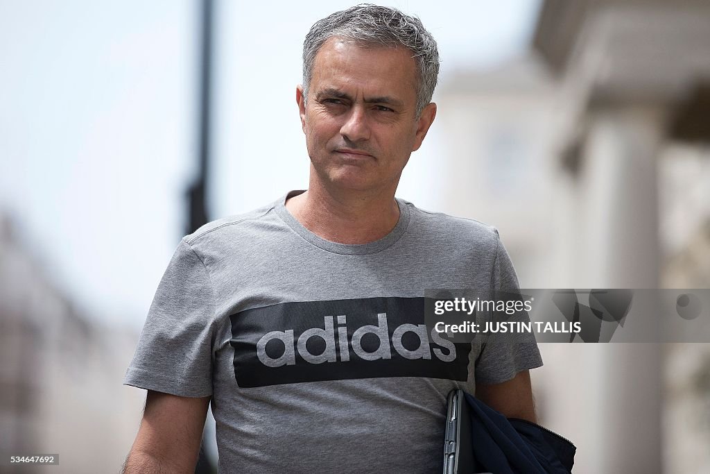 TOPSHOT-FBL-ENG-PR-MAN UTD-MOURINHO-MANAGER