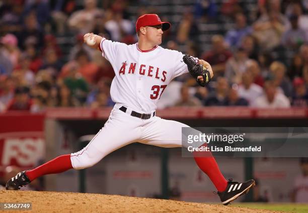 Greg Jones of the Los Angeles Angels of Anaheim on the mound against...  News Photo - Getty Images