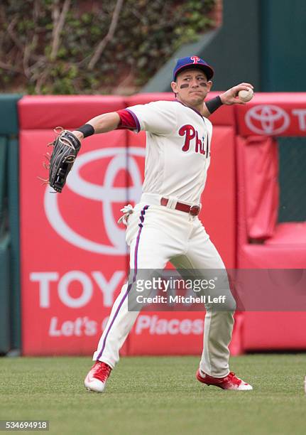 David Lough of the Philadelphia Phillies in action against the Atlanta Braves at Citizens Bank Park on May 21, 2016 in Philadelphia, Pennsylvania.