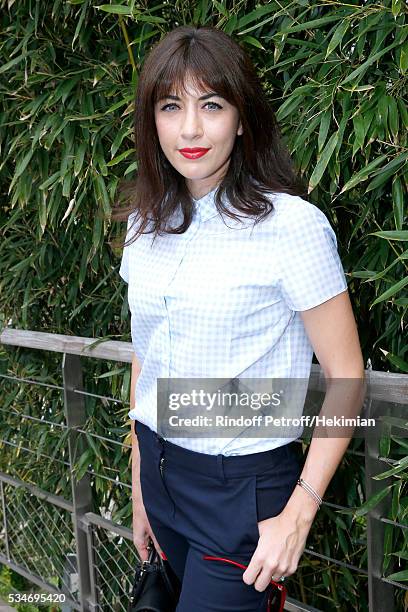 Singer Nolwenn Leroy attends the 2016 French Tennis Open - Day Six at Roland Garros on May 27, 2016 in Paris, France.