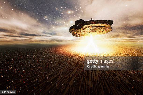 Alien Ship Exploding Scene Spaceship Explosion Photos and Premium High Res Pictures - Getty Images