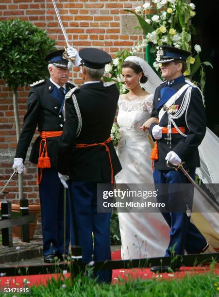 Prince Pieter Christiaan and Anita van Eijk leave the church after they got married at 'Jeroenskerk' Church on August 27 2005 in Noordwijk, The...