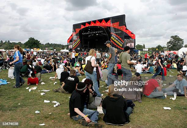 Crowd scene at the third and final day of The Carling Weekend Reading Festival at Richfield Avenue on August 28, 2005 in Reading, England. The annual...