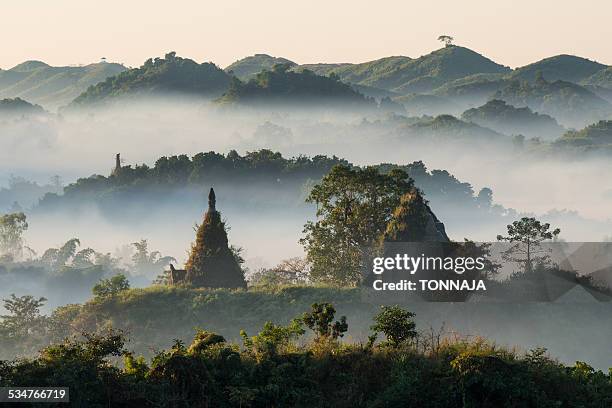 mrauk-u, ancient capital of the kingdom of arakan - rakhine culture stock pictures, royalty-free photos & images