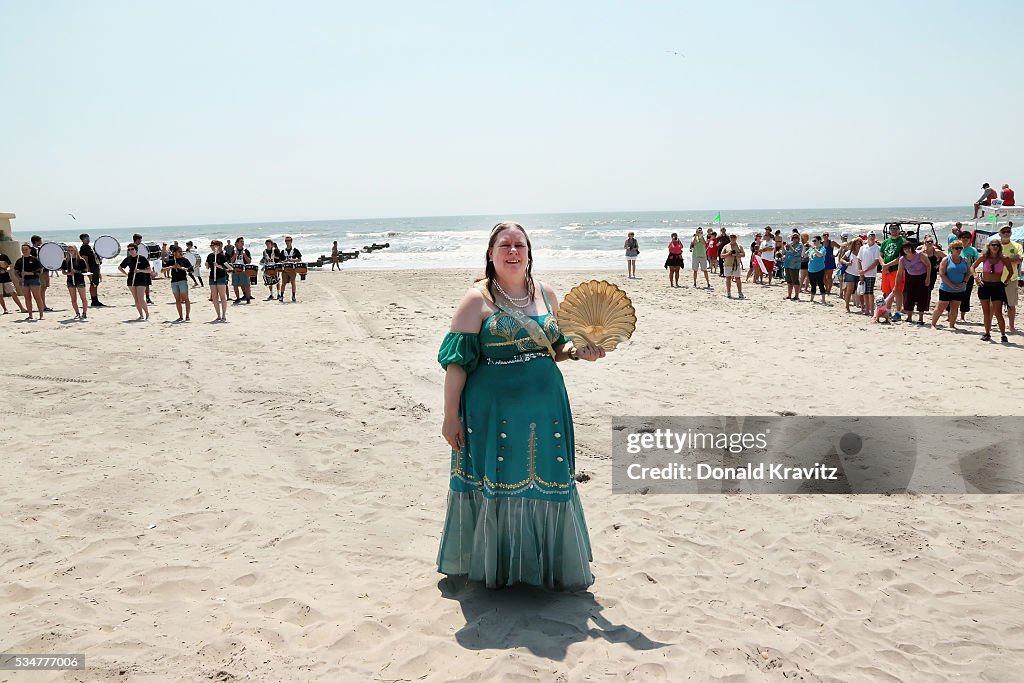 Ocean City, New Jersey "Unlocks The Ocean" For Memorial Day Weekend With "Business Person's Plunge"