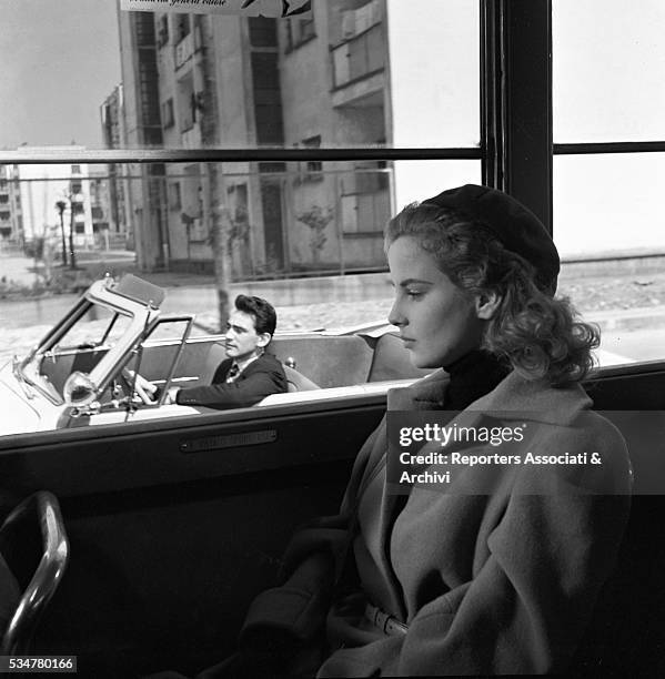 Italian actors Walter Chiari and Antonella Lualdi acting in Gli uomini, che mascalzoni! Italy, 1953