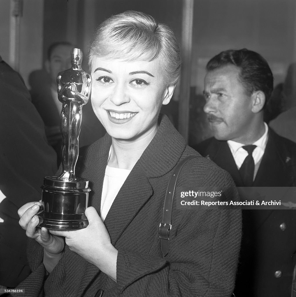 Giulietta Masina with the Academy Award