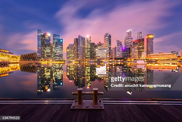 twilight downtown singapore city - merlion stockfoto's en -beelden