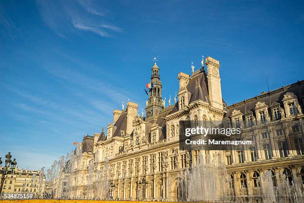 hotel de la ville - rathaus von paris stock-fotos und bilder