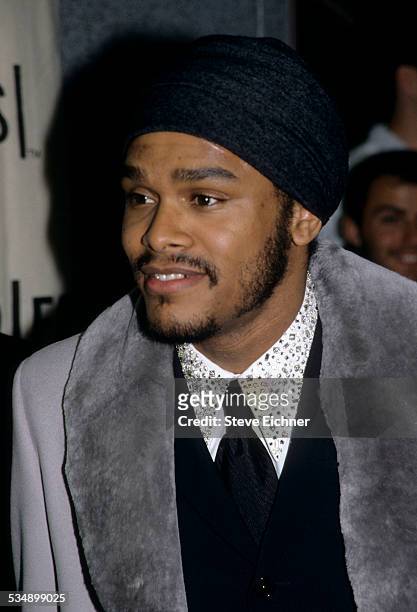 Maxwell at VH-1 Vogue Fashion Awards, New York, October 23, 1998.