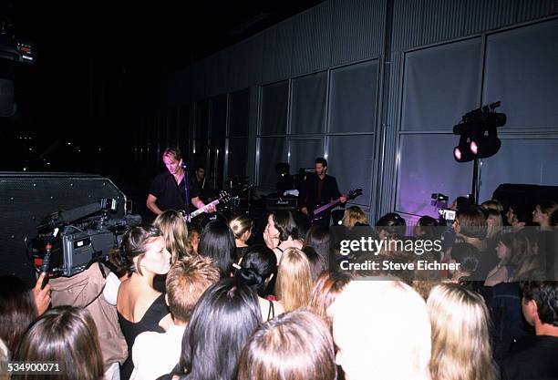 Keanu Reeves and Dogstar perform at Irving Plaza, New York, July 6, 2000.