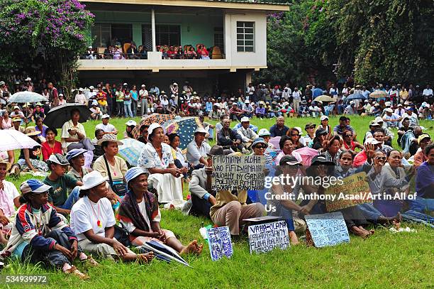 Peaceful demonstration at Villa Elisabeth, house of ex Malagasy president Albert Zafy, against current transition HAT government of Andry Rajoelina....