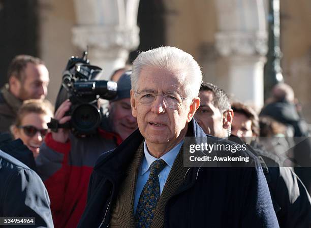 Italy's outgoing Prime Minister Mario Monti on a private visit with his family to Venice and Saint Mark's Square