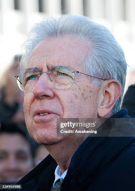 Italy's outgoing Prime Minister Mario Monti on a private visit with his family to Venice and Saint Mark's Square