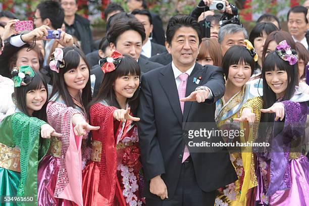 April 20,2013/Noboru Hashimoto/Tokyo/Japan/ Japanese Prime Minister Shizo Abe sponsers a meeting to see cherry blossom in Shinjyukugyoen park in...