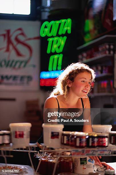 mick's peppouri employee - pike place market sign stock pictures, royalty-free photos & images