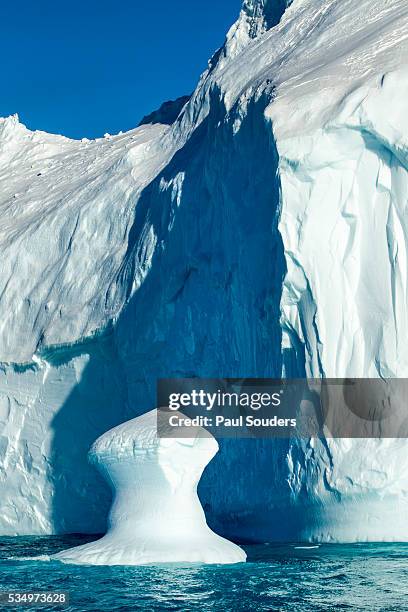 iceberg, south shetland islands, antarctica - deception island foto e immagini stock