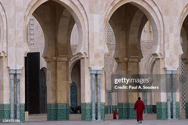 arches at hassan ii mosgue - mosque hassan ii ストックフォトと画像
