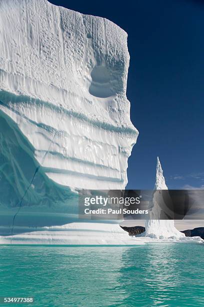 icebergs in ililussat - ilulissat stock pictures, royalty-free photos & images