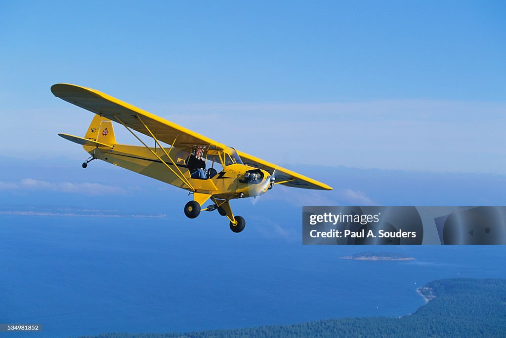 Fly Over Cassis Plane Flying Above Orcas Island High-Res Stock Photo - Getty Images