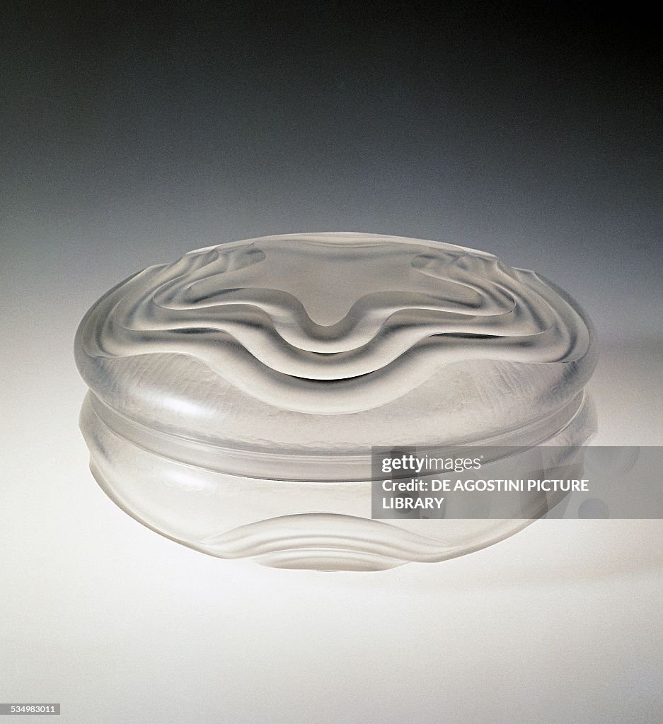 Colourless frosted blown glass favor