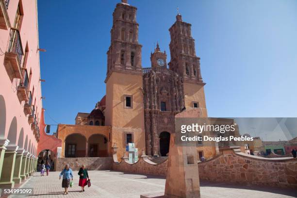 parish church, dolores hidalgo, guanajuato, mexico - dolores hidalgo stock pictures, royalty-free photos & images