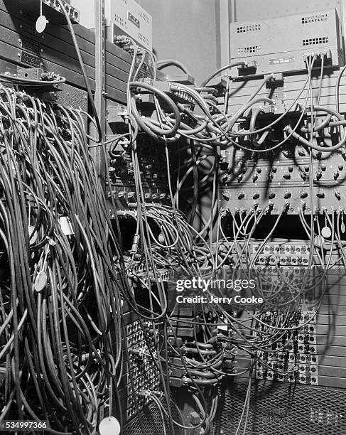 Server Computer 1945 49 1946 Computer Stock Photos, High-Res Pictures, and Images - Getty Images