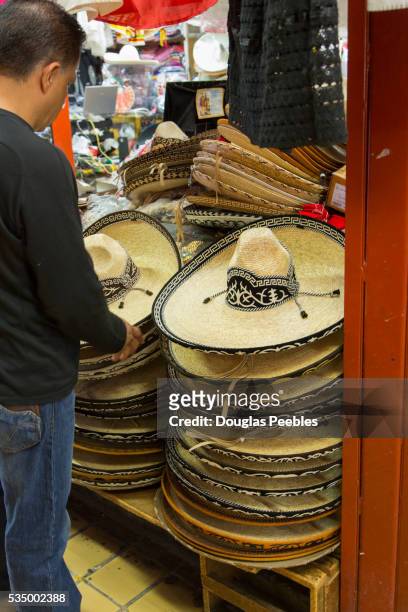 san juan de dios market, guadalajara, jalisco, mexico - sombrero photos et images de collection