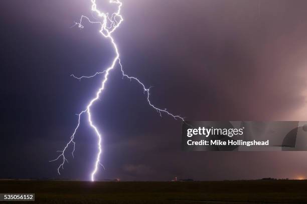 nebraska lightning - thinder photos et images de collection