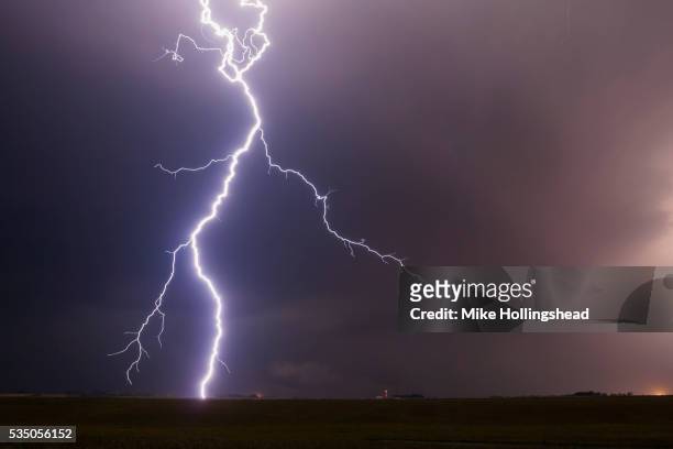 nebraska lightning - lightening stockfoto's en -beelden