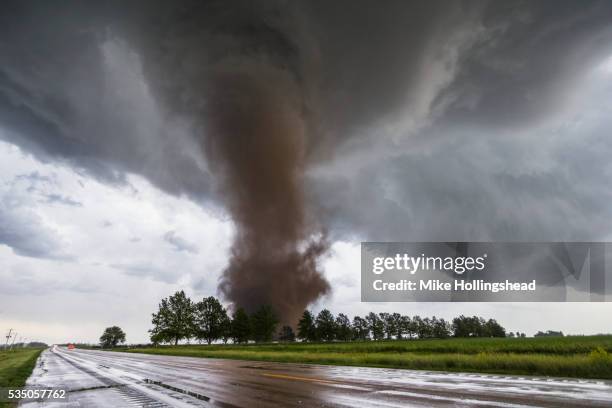 nebraska tornado - tornado stock-fotos und bilder