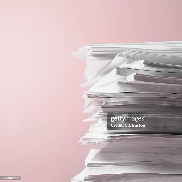 stack of documents - stack ストックフォトと画像