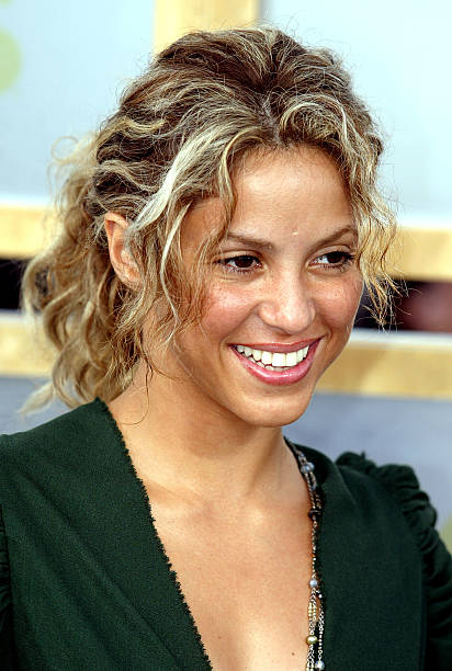 Shakira Makes Waves at the 2005 MTV Video Music Awards in Miami