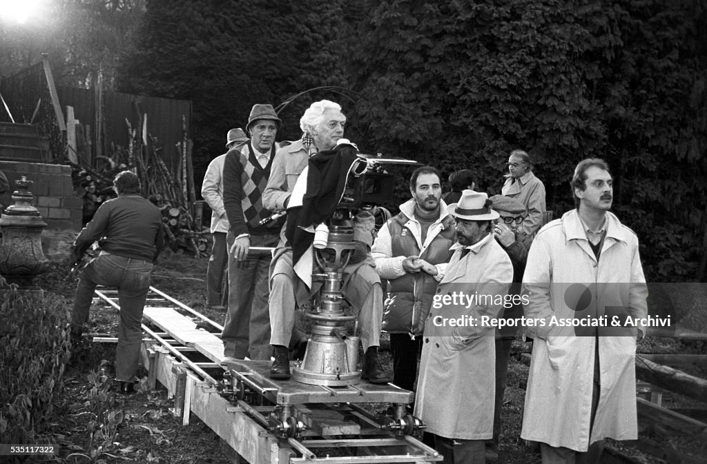 Dino Risi on the set of ...e la vita continua