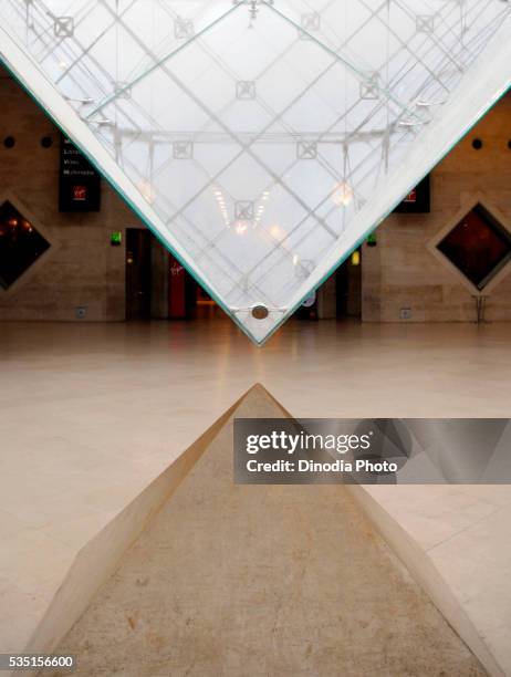 louvre museum in paris, france. - pyramide du louvre stock pictures, royalty-free photos & images