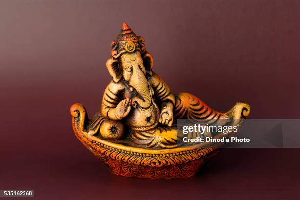 idol of ganesha in delhi, india. - ganesha stock pictures, royalty-free photos & images