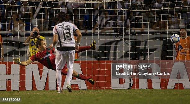 Vasco keeper Fernando is sent the wrong way by Botafogo striker Loco Abreu who scores the equaliser from the penalty spot during the Botafogo V...