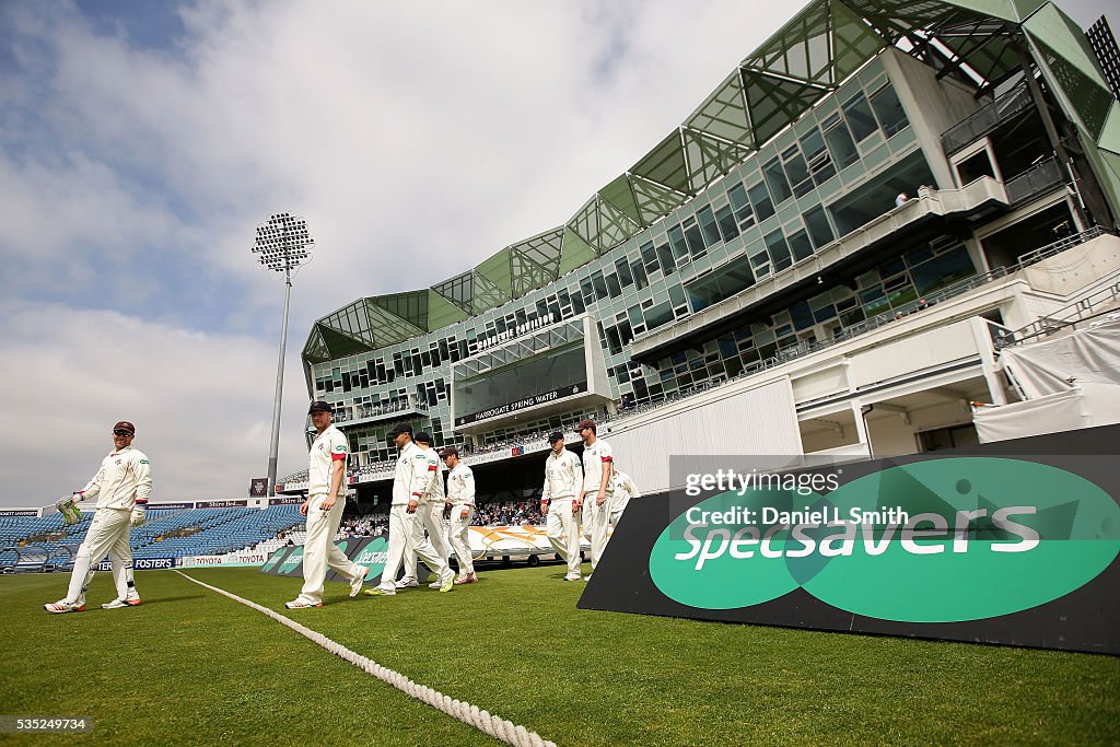 Yorkshire v Lancashire - Specsavers County Championship: Division One