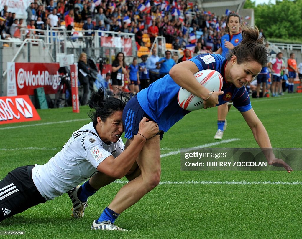 RUGBYU-SEVENS-WOMEN-FRA-NZL