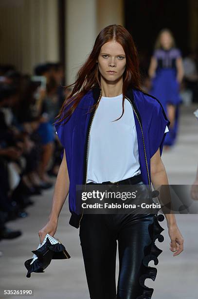 Model walks the runway during the Emanuel Ungaro fashion show at Paris Fashion Week Womenswear Spring/Summer 2014 on Septemner 30, 2013 in Paris,...